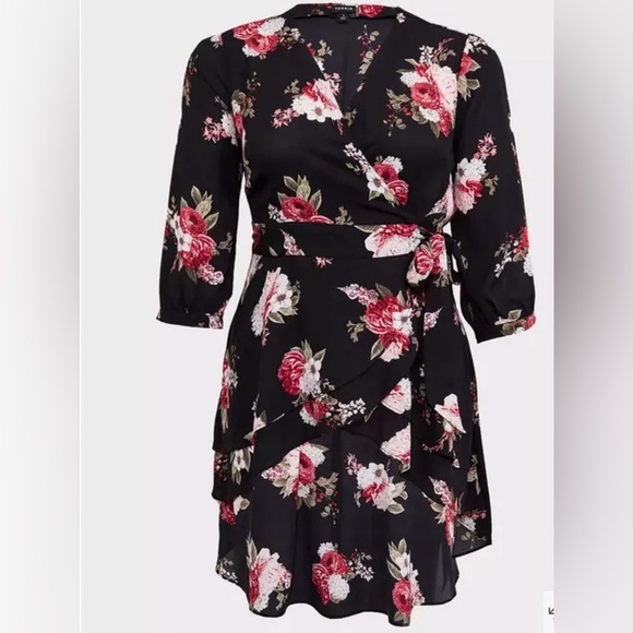 NWT Torrid Black Floral Wrap Top - Picture 2 of 10
